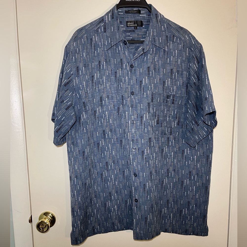 Men’s Marc Edwards button up no tuck short sleeve shirt size large